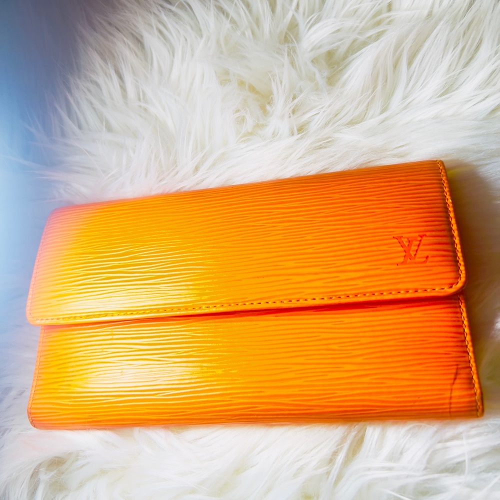 Louie Vuitton epi orange long wallet